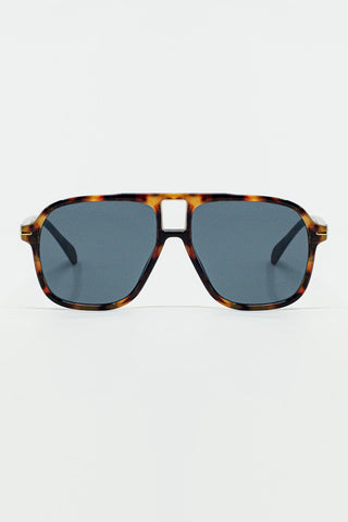 Lunettes de soleil ovales aviateur avec verres noirs fumés en écaille de tortue