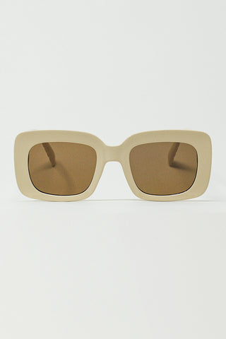 Oval Sunglasses With Smoke Lens In Beige
