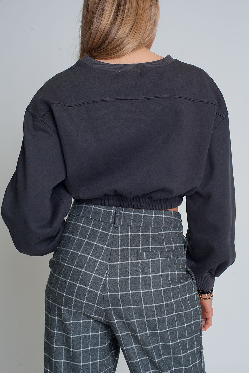Oversized cropped sweatshirt in dark grey - Sweaters