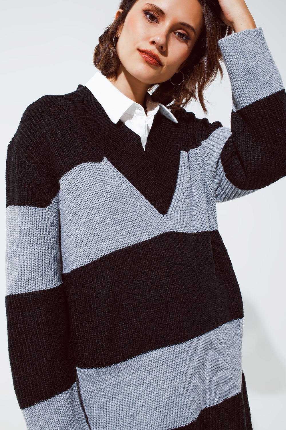 Oversized MIDI knitted dress with stripes and a wide v neck Q2 Dresses BoutiqueLua