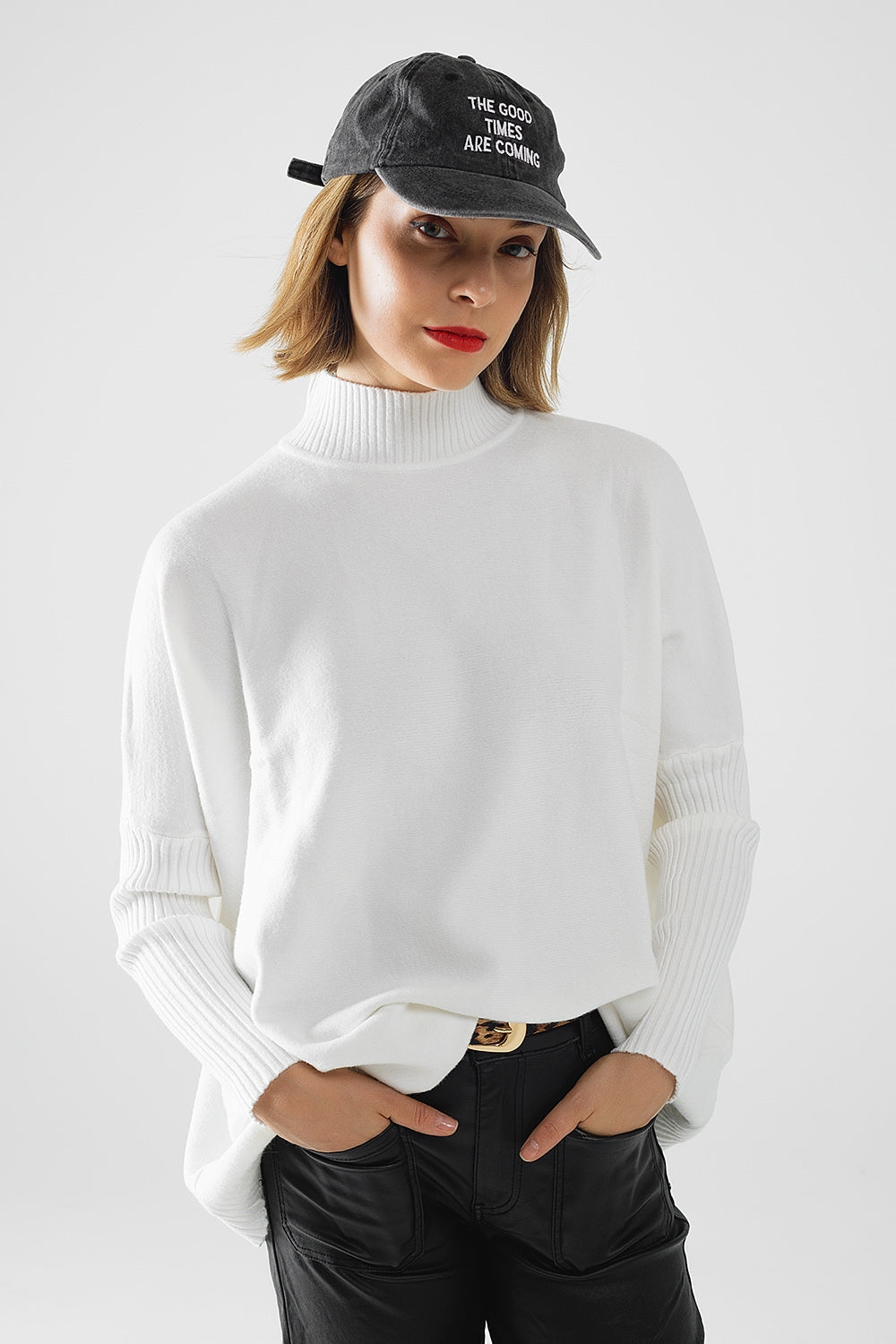 oversized soft knitted white sweater with ribbed sleeves Q2 Sweaters BoutiqueLua