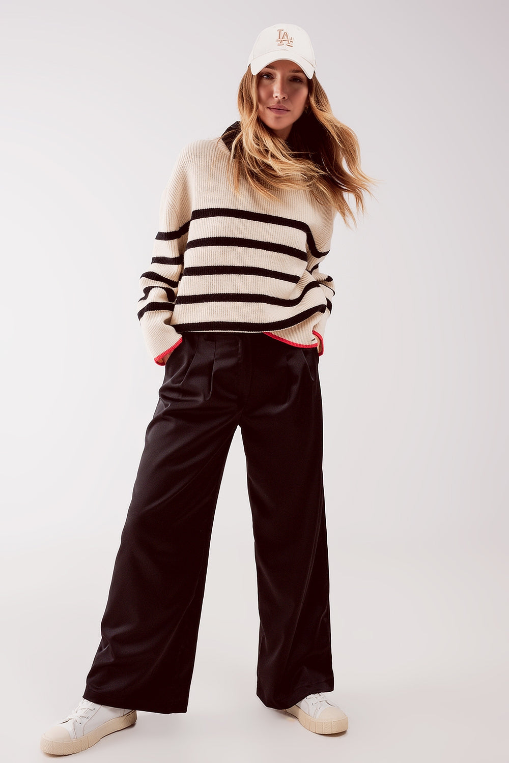Palazzo pleated pants in black Q2 Pants BoutiqueLua