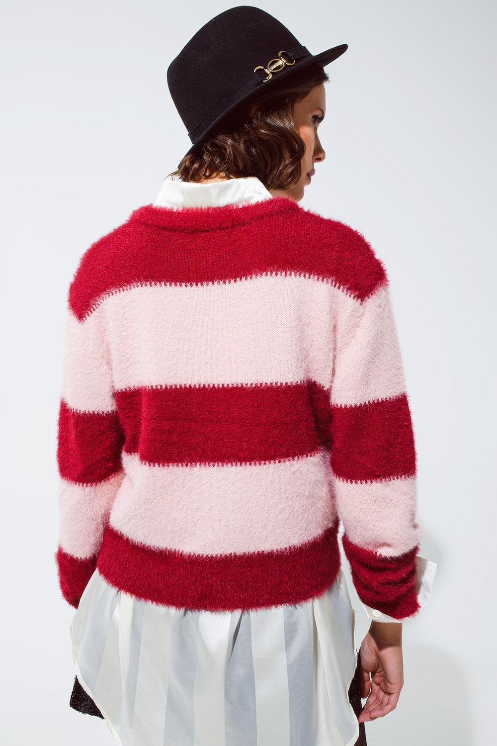 Pink sweater with stripes and a crew neck Q2 Sweaters BoutiqueLua