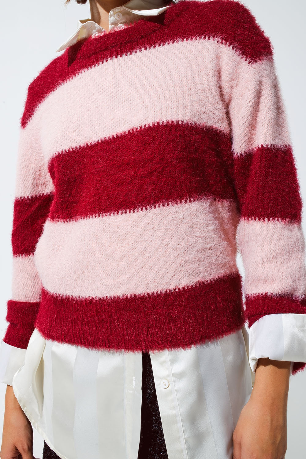 Pink sweater with stripes and a crew neck Q2 Sweaters BoutiqueLua