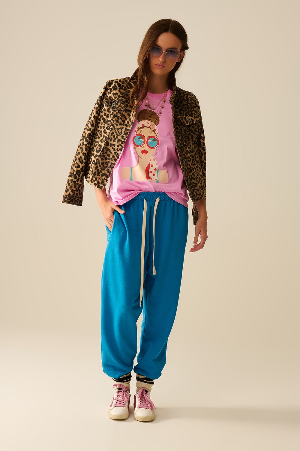 Pink T-shirt made in Italy with a vintage girl graphic - T-Shirts