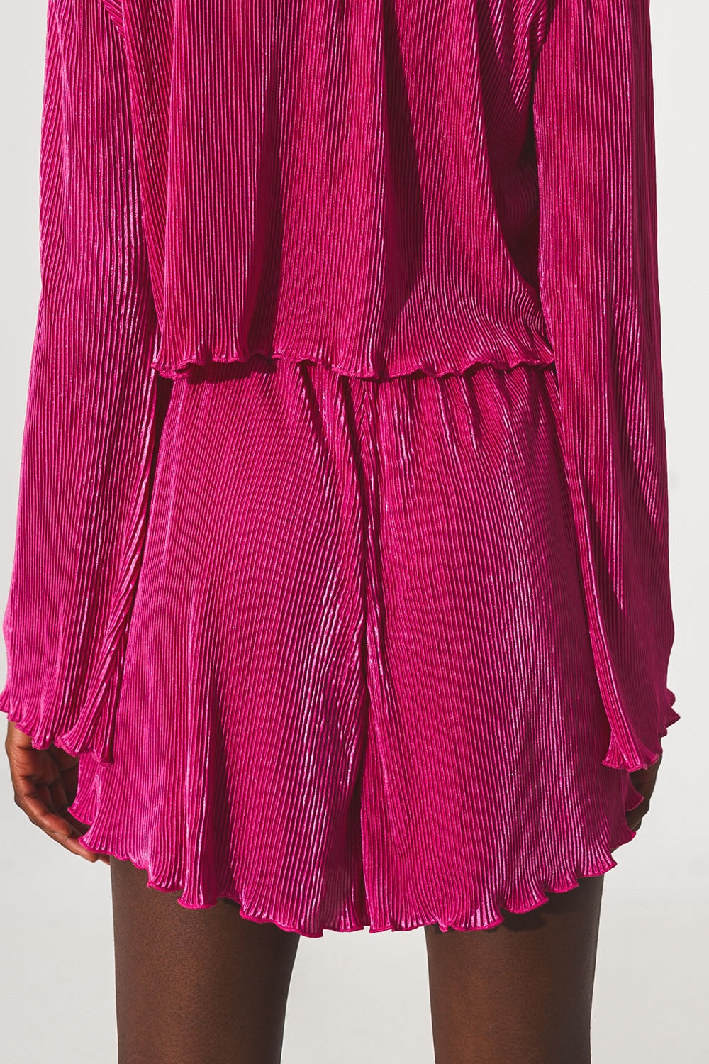 Pleated shorts in fuschia Q2 Pants BoutiqueLua