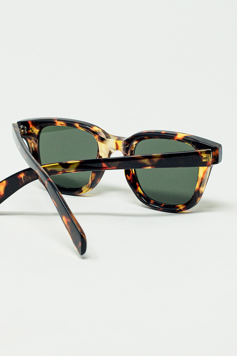 Polarised Sunglasses with dark Lens With Tortoise Sheel Frame - Sunglasses
