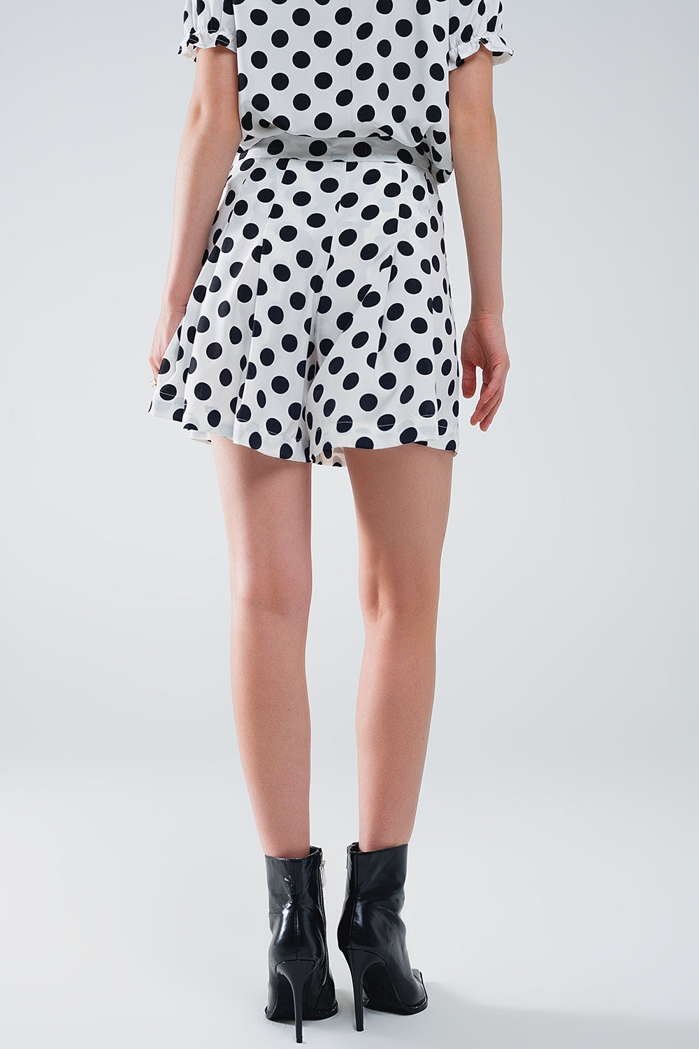 Polka dot Shorts with pockets - Trousers