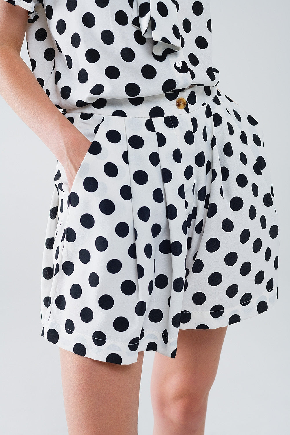 Polka dot Shorts with pockets - Trousers