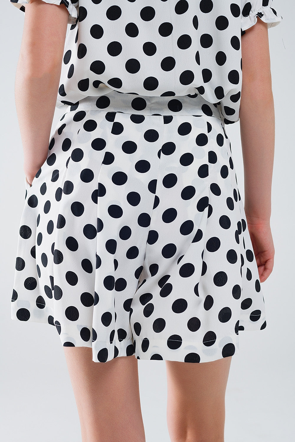 Polka dot Shorts with pockets - Trousers