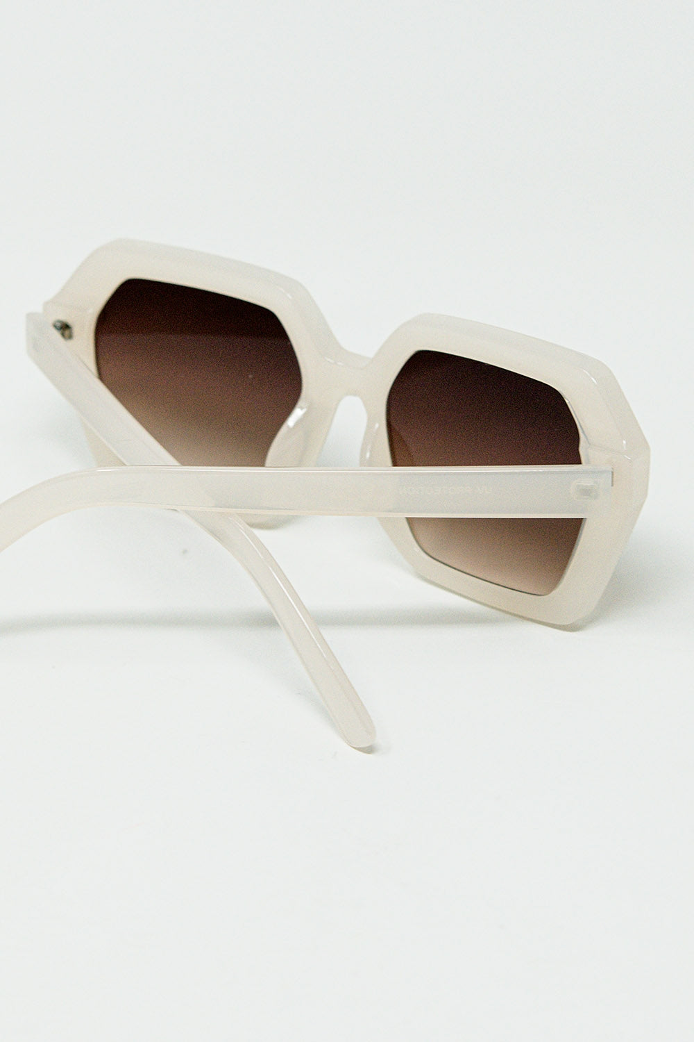 Rectangular sunglasses in white translucent color - Sunglasses