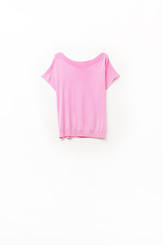 Relaxed fucsia boatneck sweater with dropped sleeves