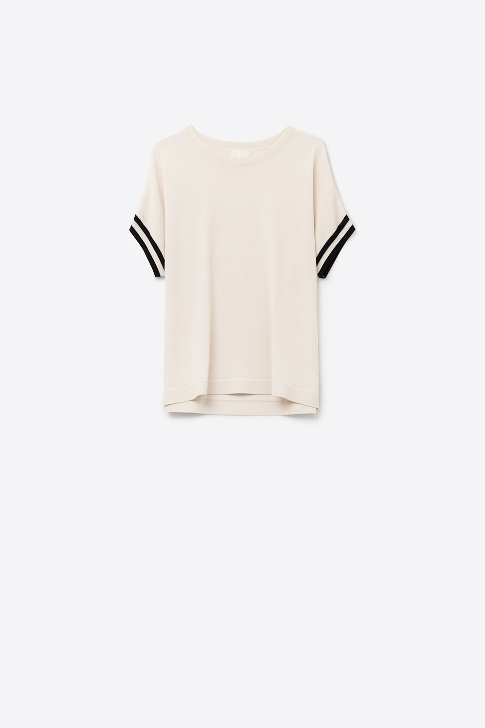 relaxed Sweater In beige with black contrast detail - T-shirts
