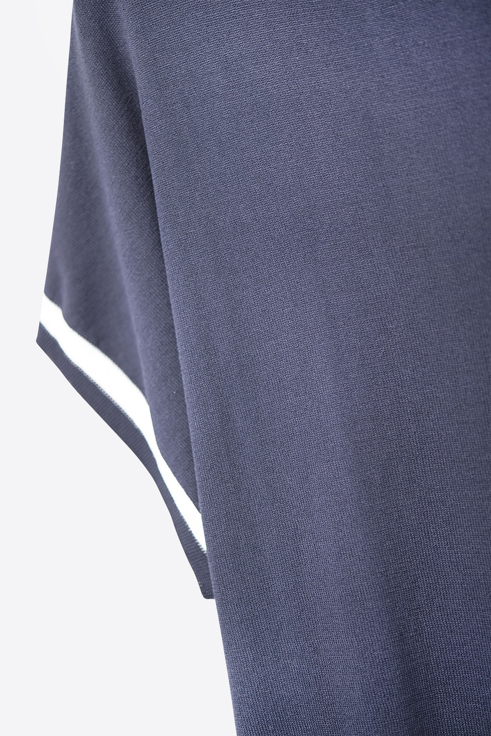 relaxed Sweater In navy with white contrast detail - T-shirts