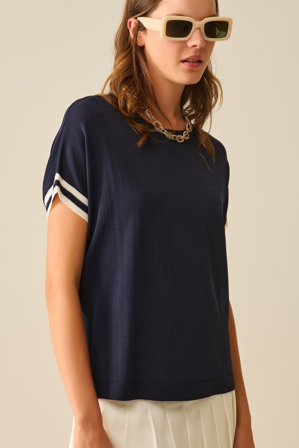 relaxed Sweater In navy with white contrast detail - T-shirts
