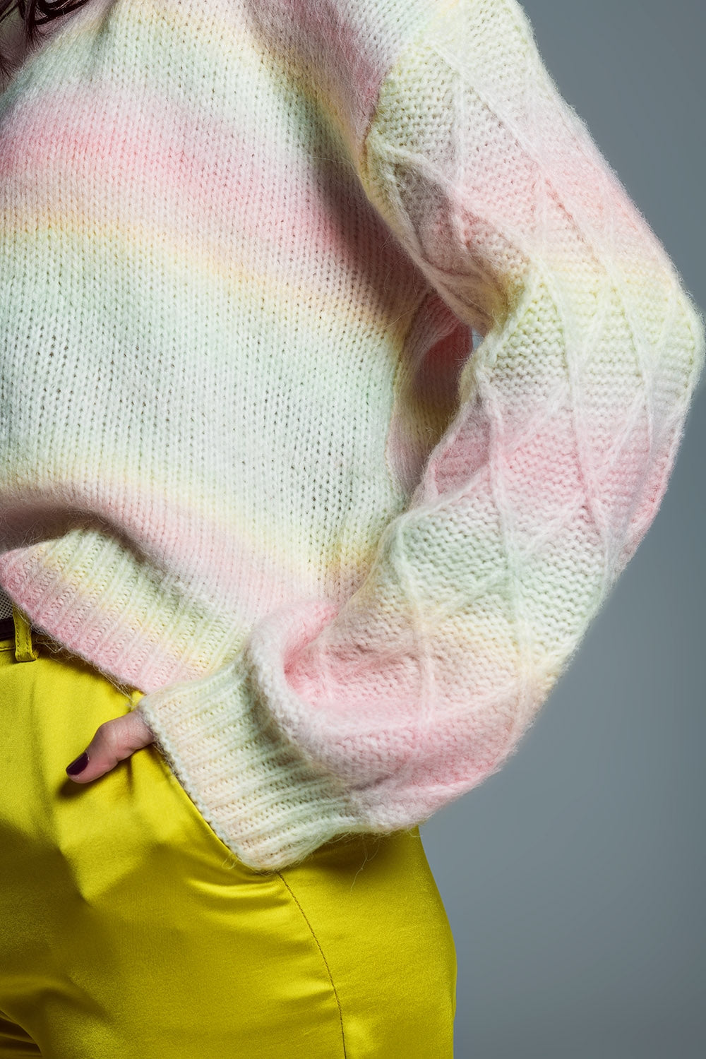 Relaxed Sweater With Ombre Print in Shades Of Pastel And Argyle Print At The Sleeves - Jumpers