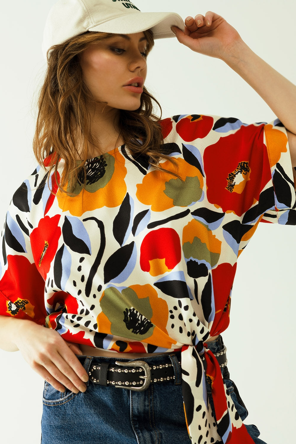 Relaxed white blouse with poppies designs and short sleeves - Blouses