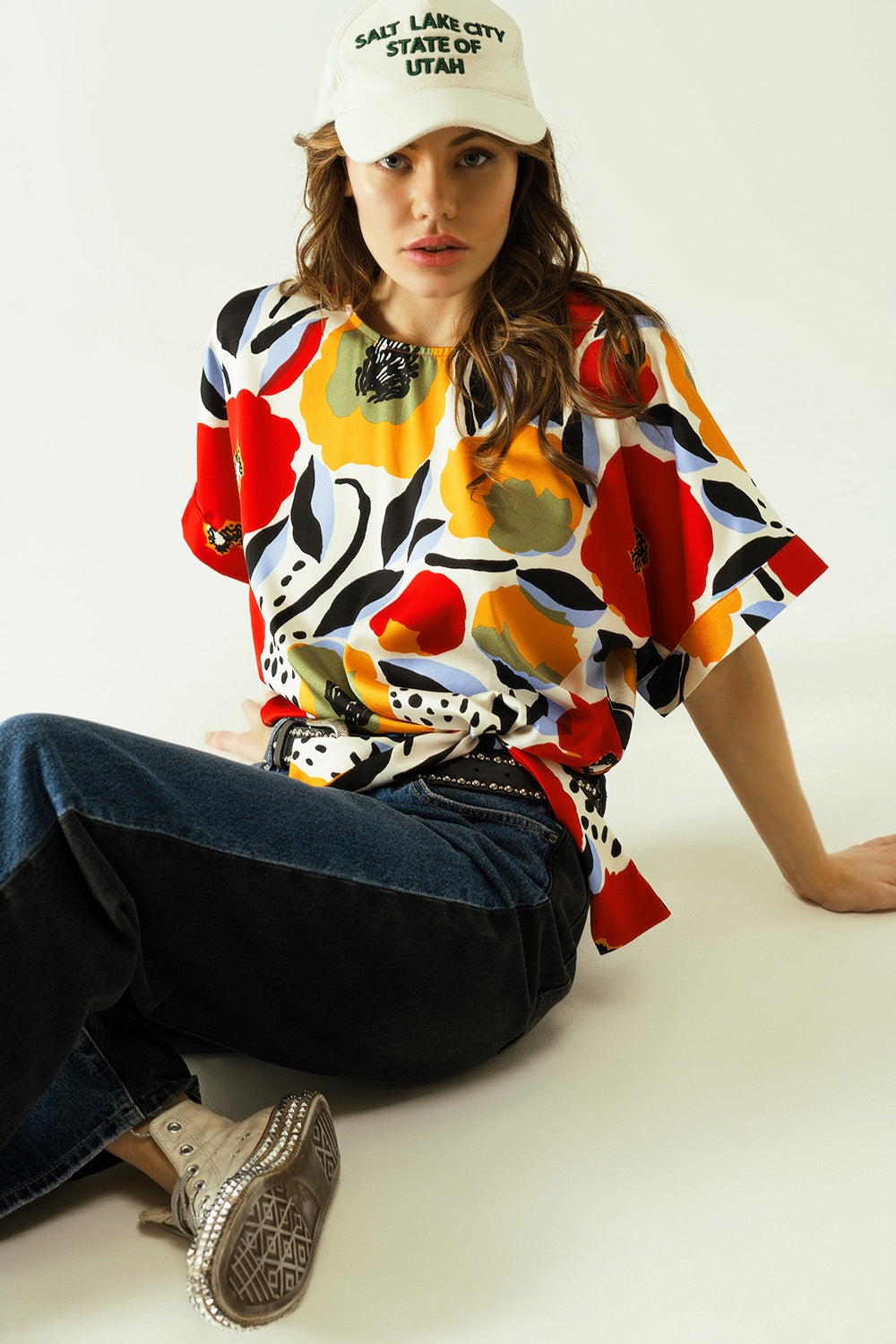 Relaxed white blouse with poppies designs and short sleeves - Blouses