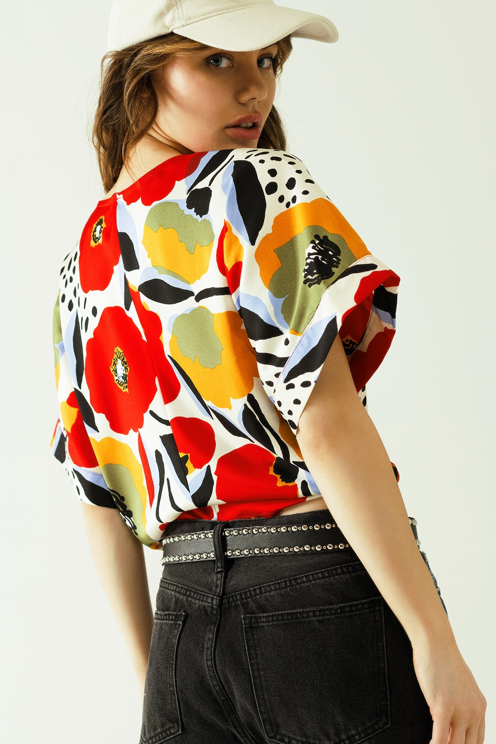 Relaxed white blouse with poppies designs and short sleeves - Blouses