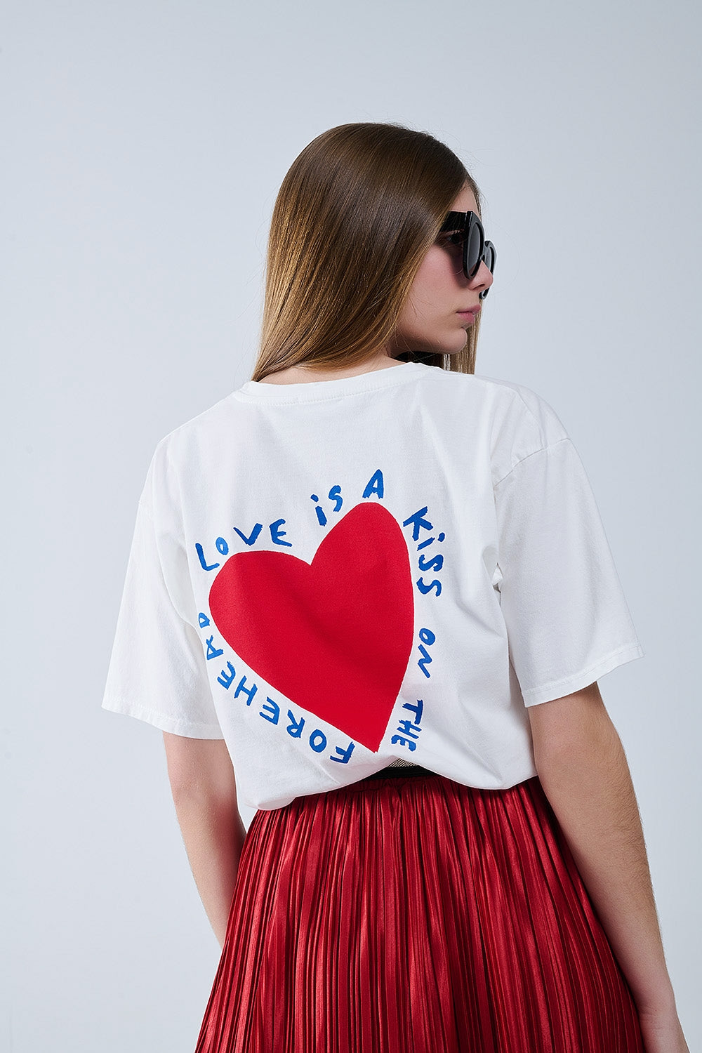 Relaxed white T-shirt featuring a heart design on both the front and back - T-Shirts