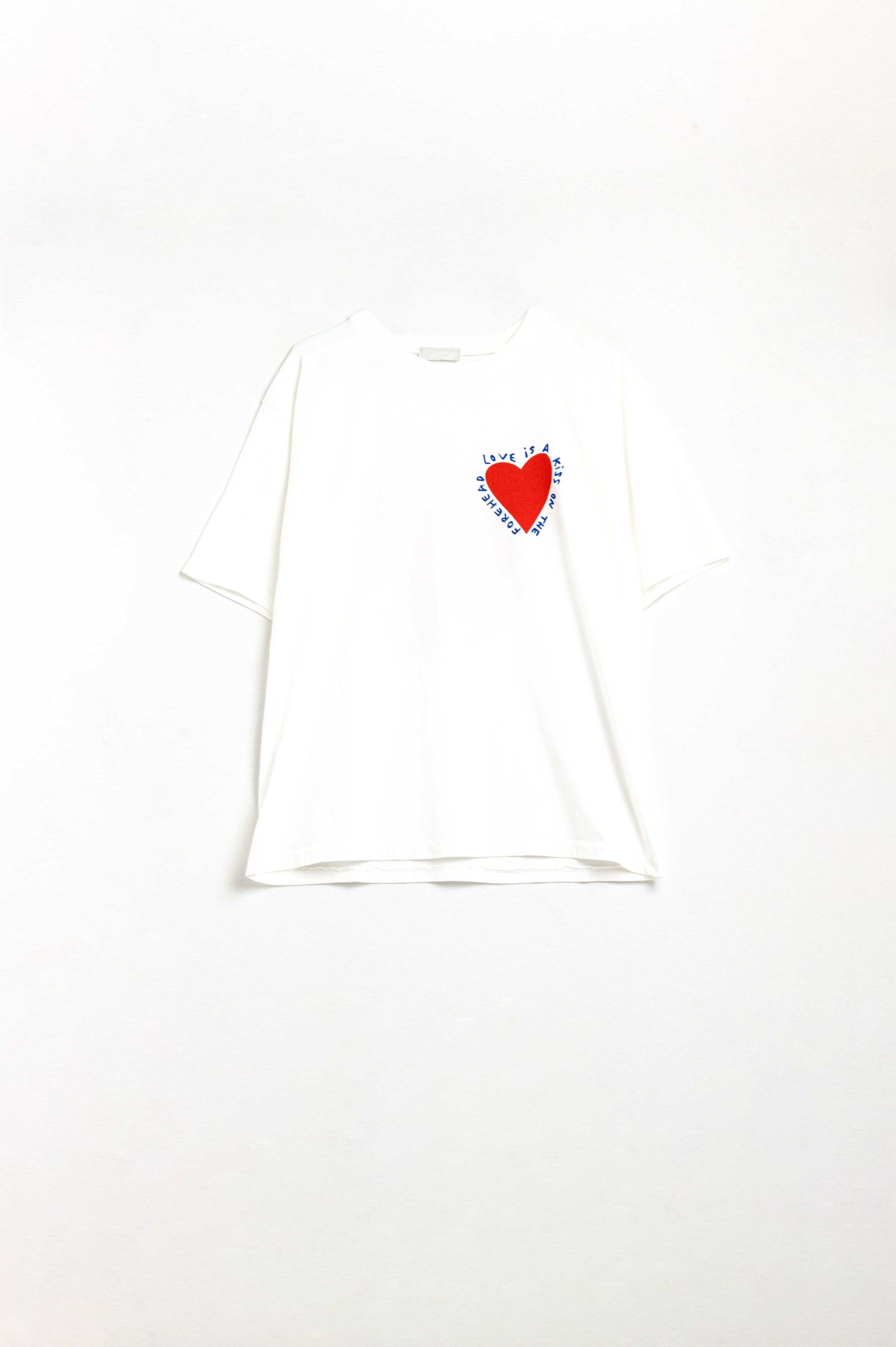 Relaxed white T-shirt featuring a heart design on both the front and back - T-Shirts