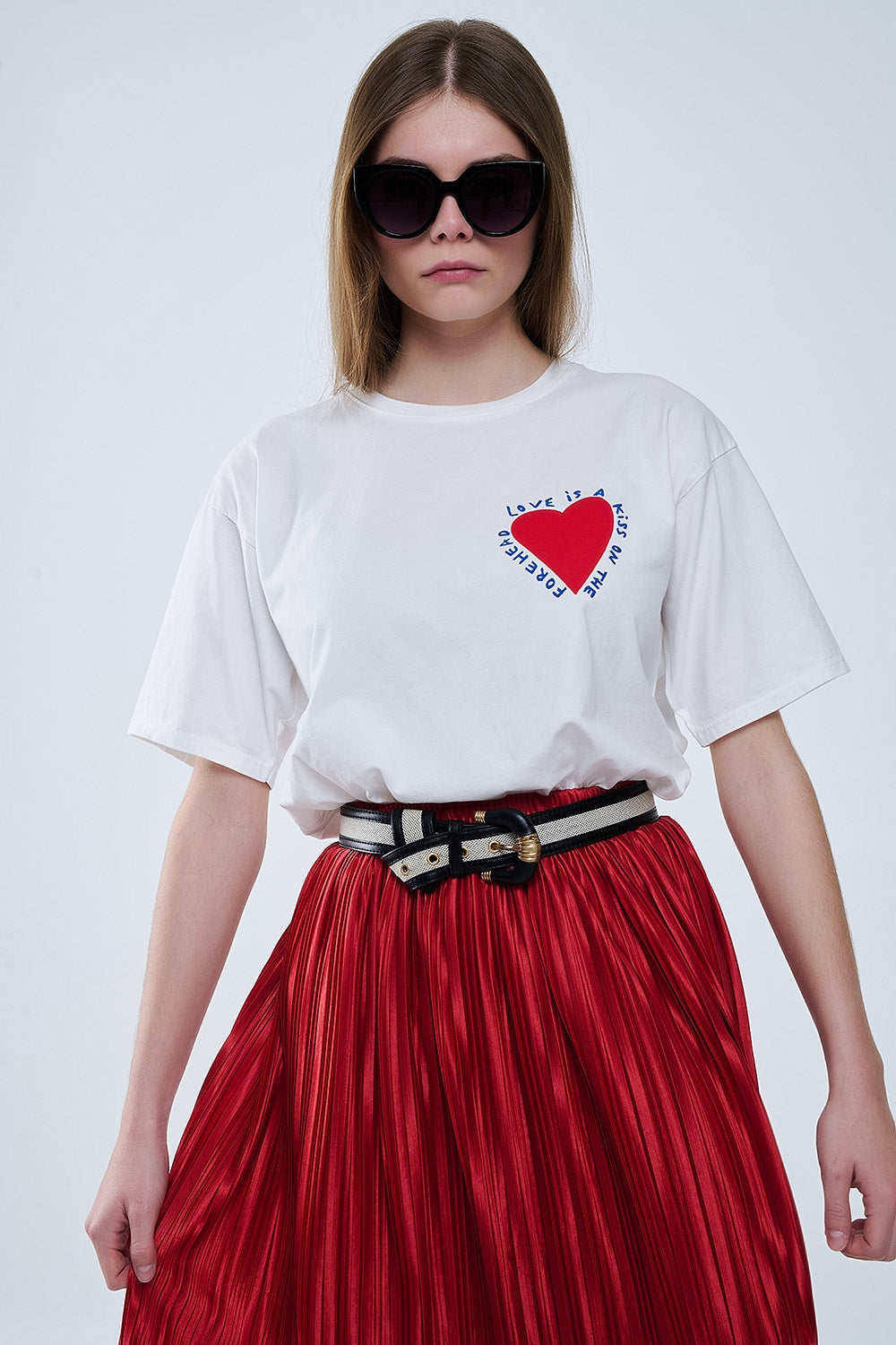 Relaxed white T-shirt featuring a heart design on both the front and back - T-Shirts