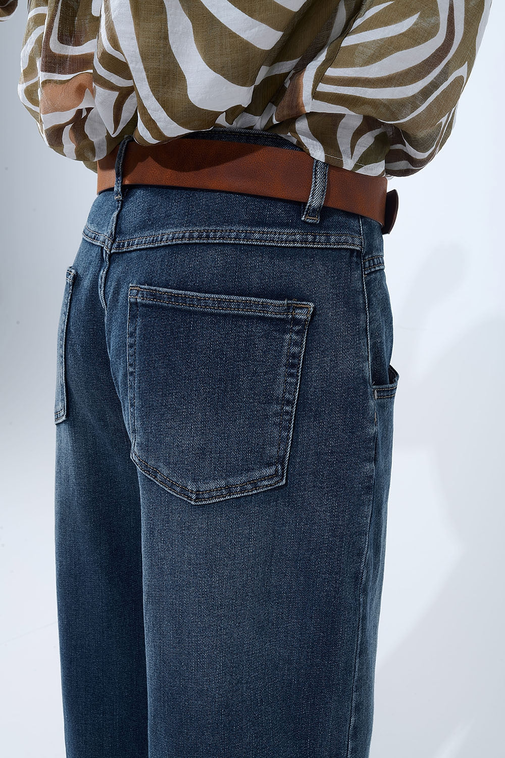 Relaxed WideLeg Vintage Wash Jeans - Jeans