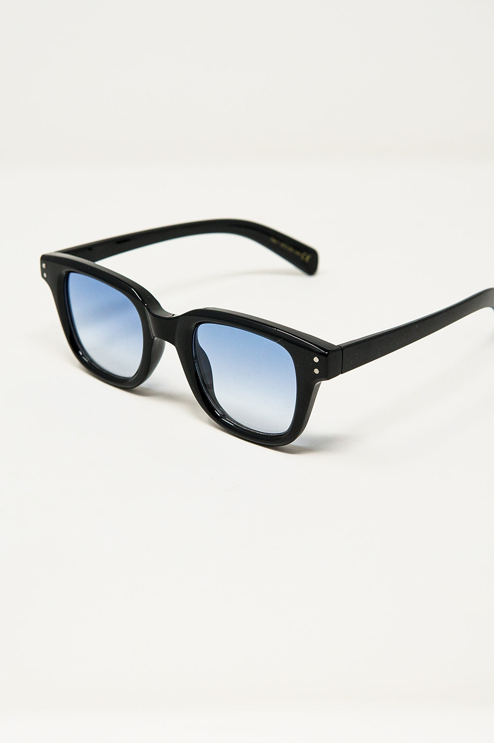Retro Round Sunglasses With Smoke Blue Lens in Black - Sunglasses