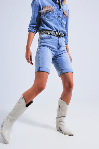 Short en jean à ourlet roulé en bleu moyen
