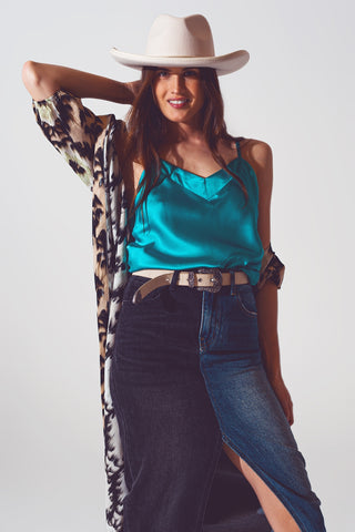 Haut court en satin turquoise