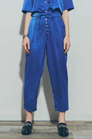 Pantalon court en satin bleu