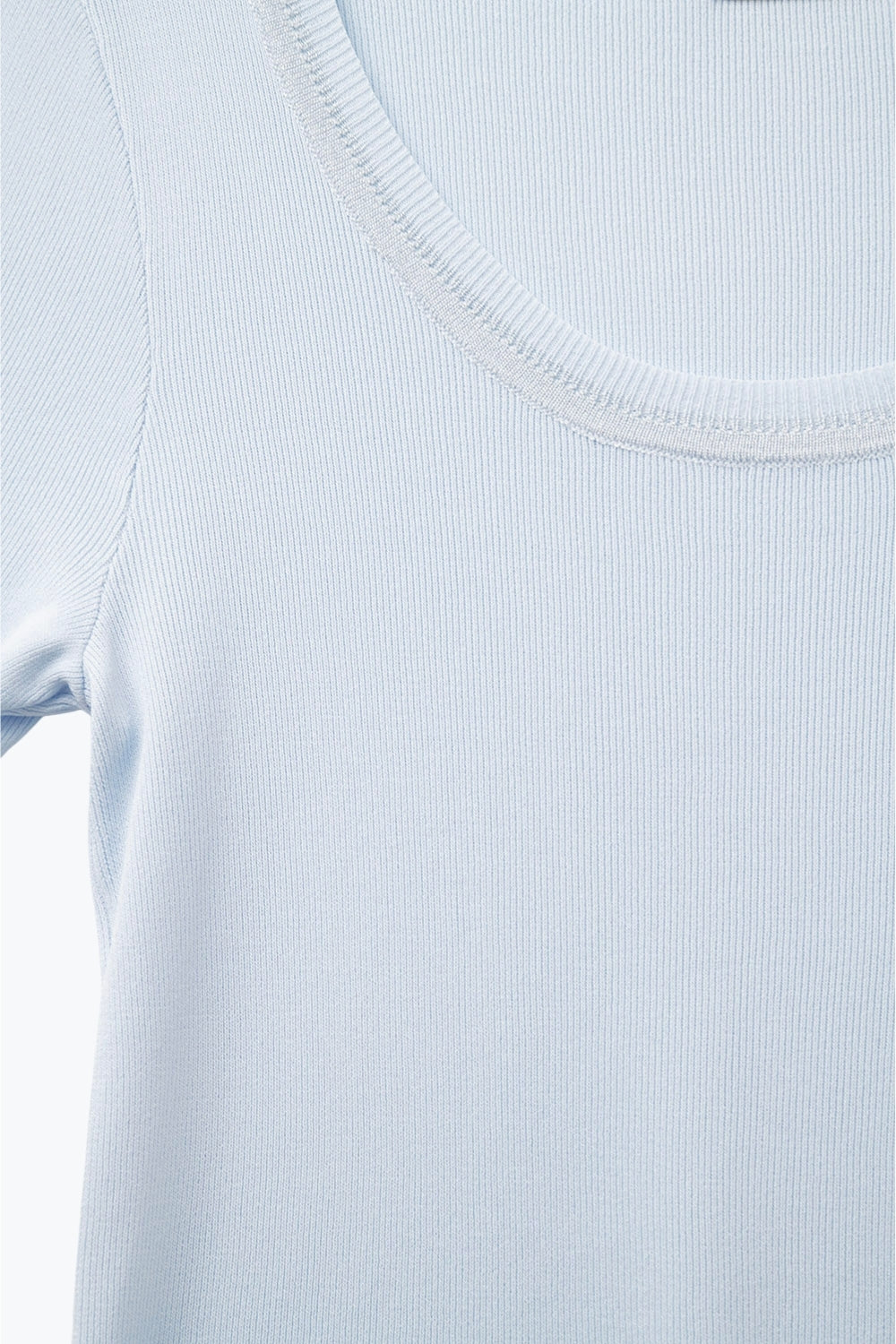 Short Sleeve sweater In baby blue With Silver Seam at Round Neck - Sweaters