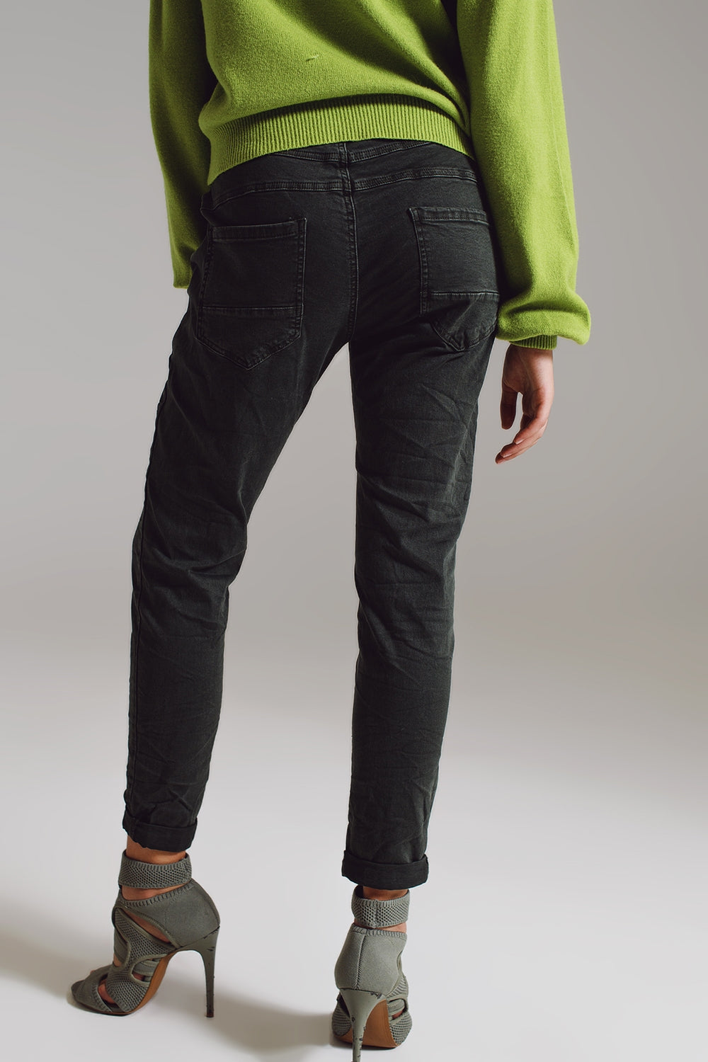 Skinny jeans with visible buttons in military green Q2 Jeans BoutiqueLua