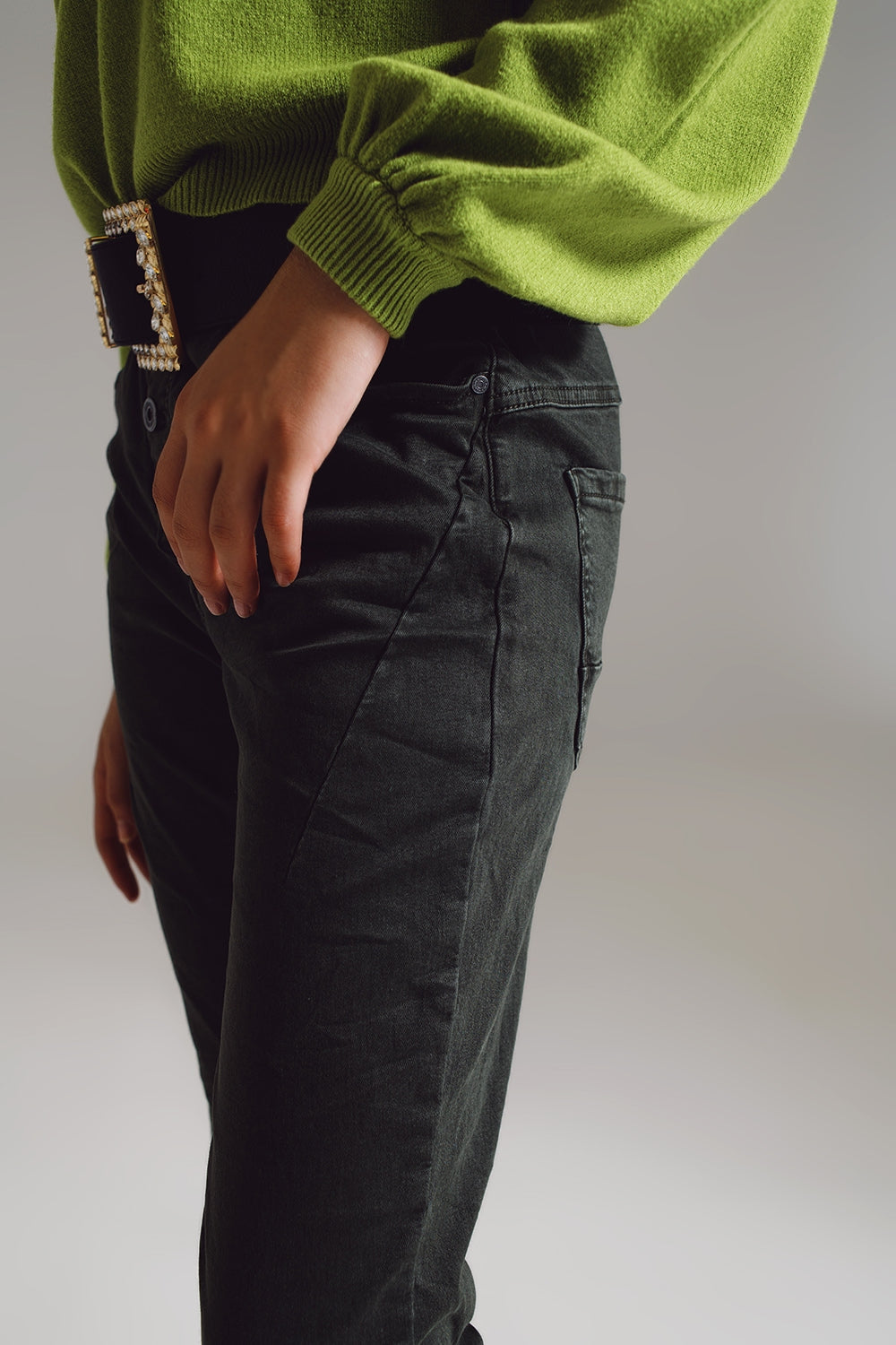 Skinny jeans with visible buttons in military green Q2 Jeans BoutiqueLua