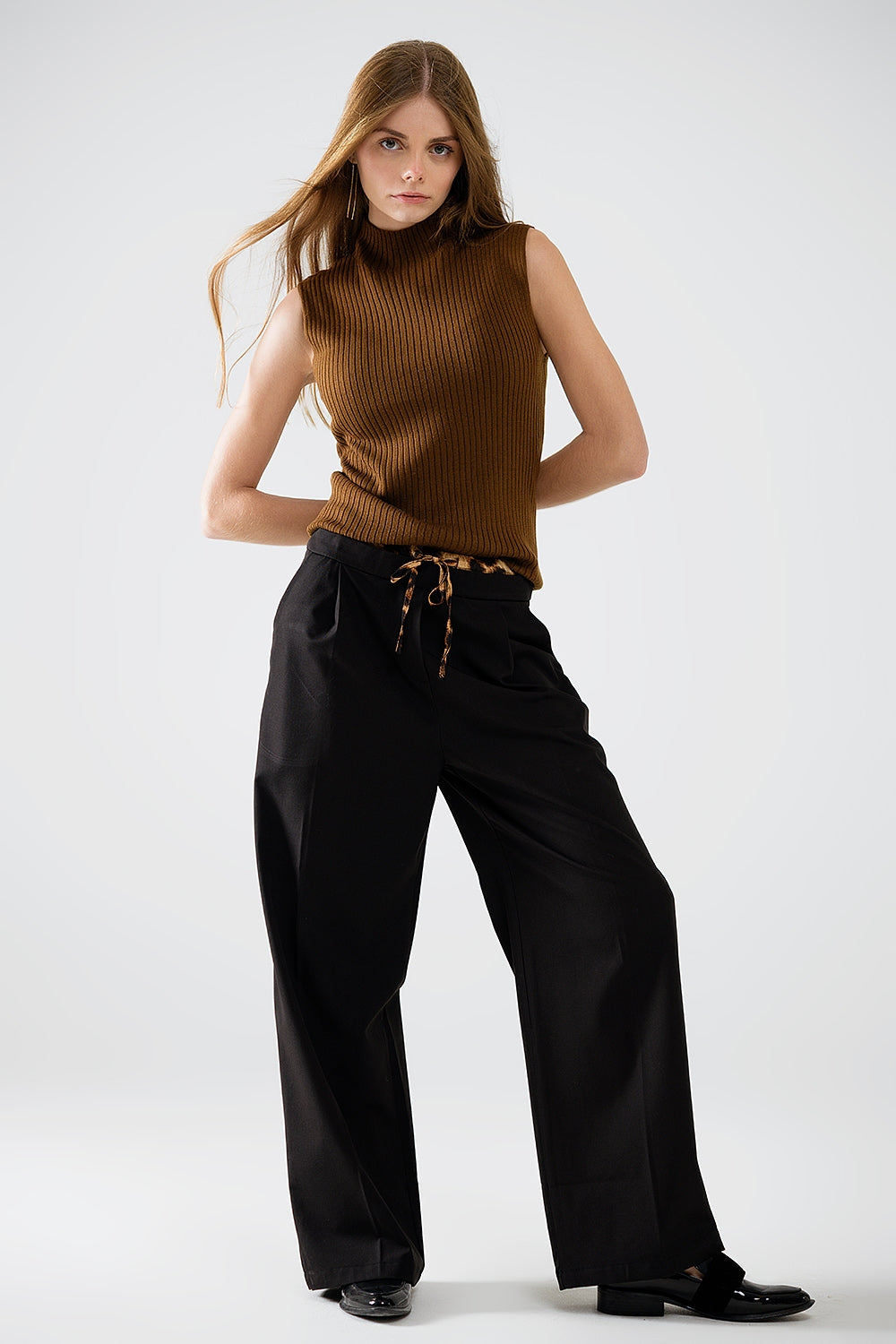 Pull sans manches en maille fine de laine marron