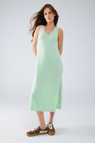 Robe longue verte en tricot sans manches avec fente latérale