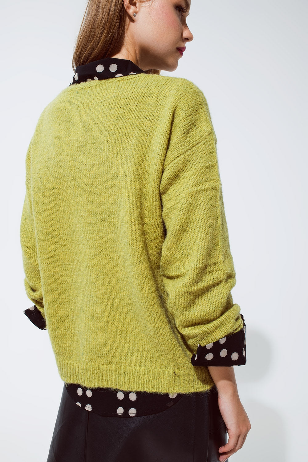 Soft green jumper with V Neck Q2 Sweaters BoutiqueLua