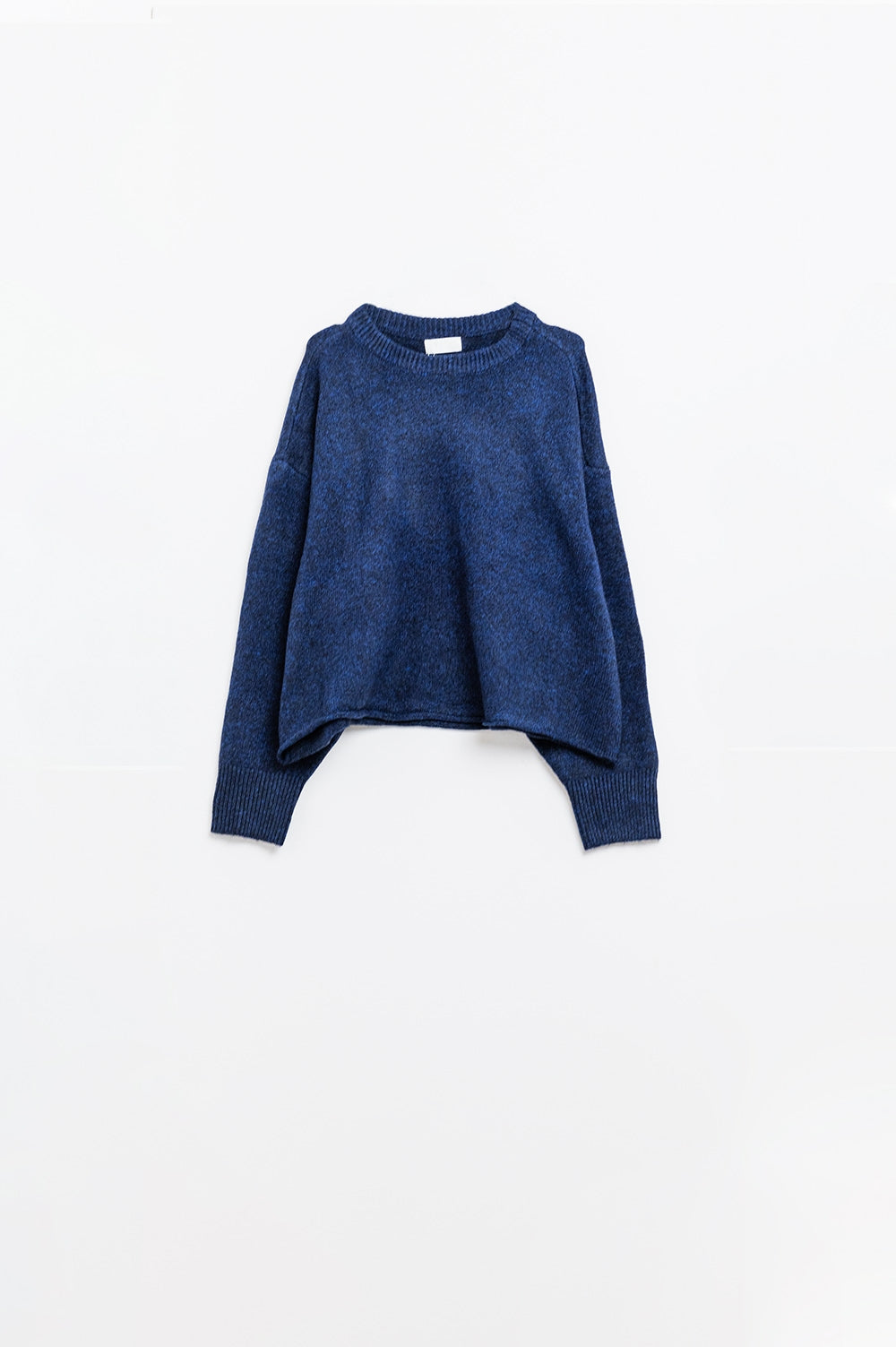 Pull bleu marine en maille douce avec manches ballon