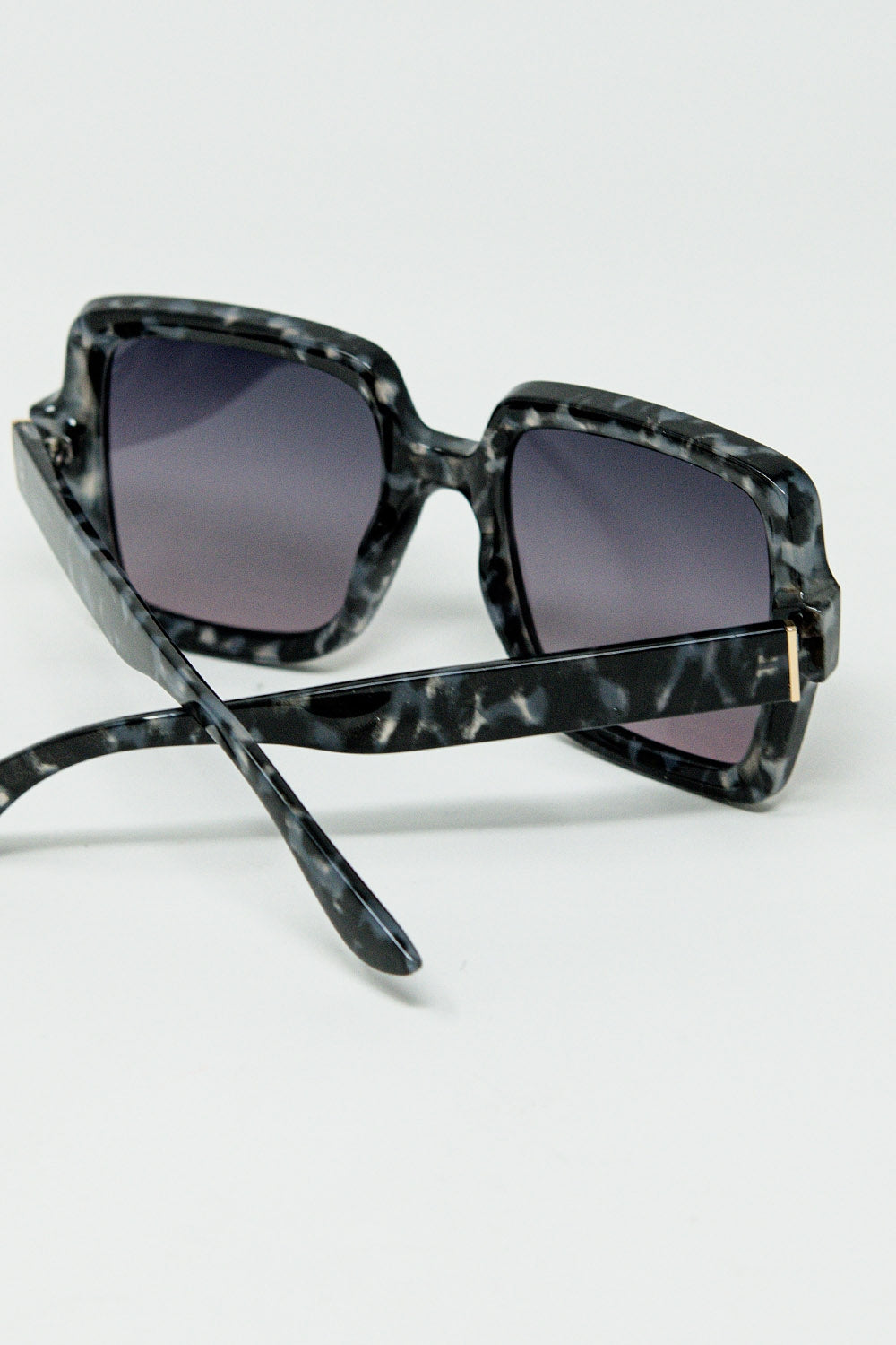 Squared Sunglasses In Black and White Grey Spot Details - Sunglasses