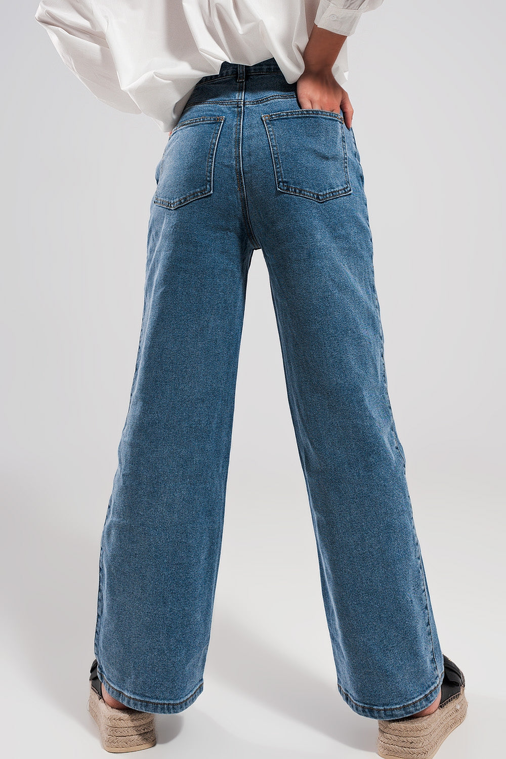Straight jean in mid blue - Jeans