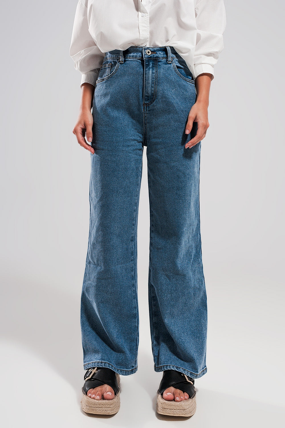 Straight jean in mid blue - Jeans