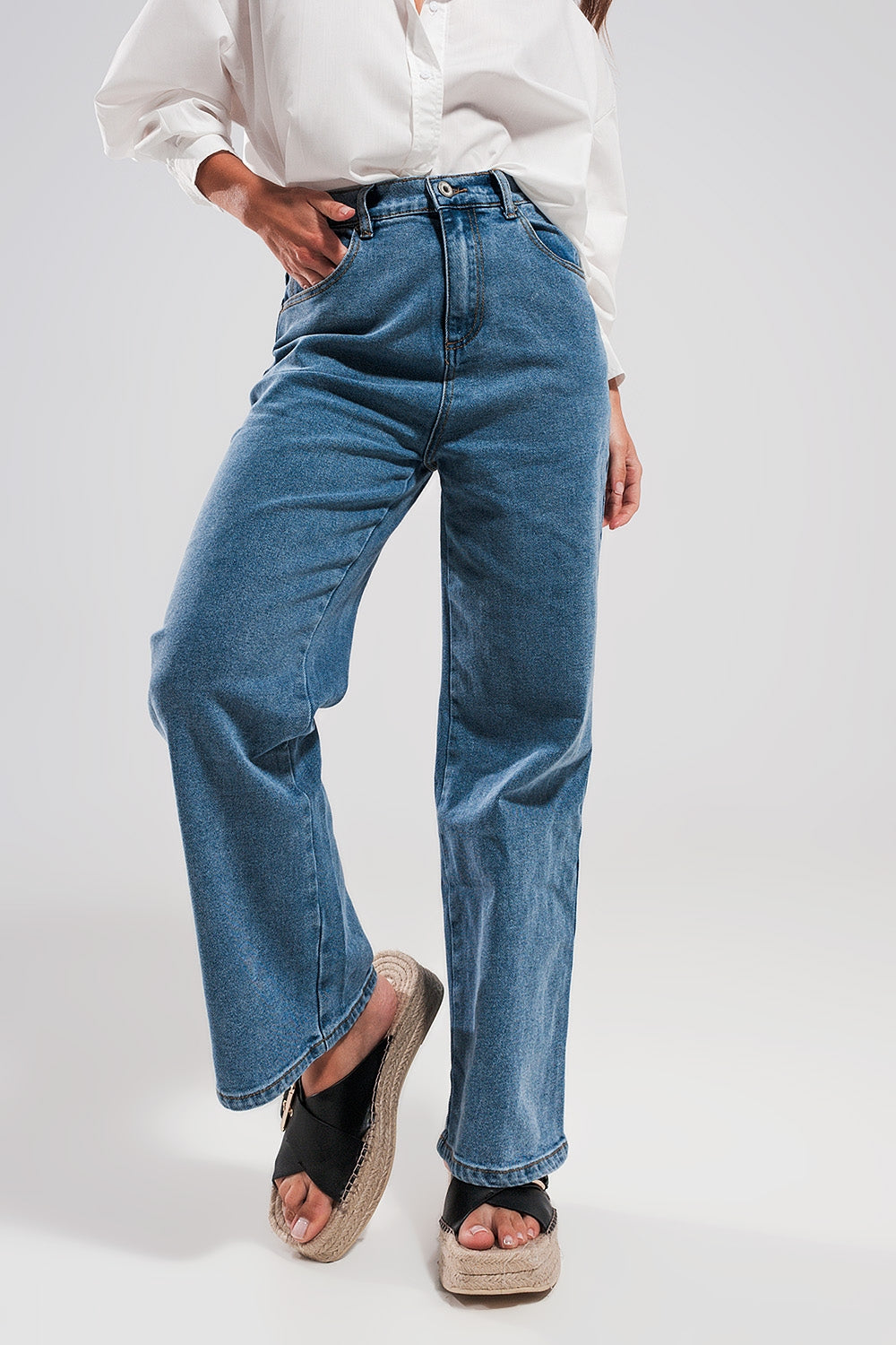 Straight jean in mid blue - Jeans