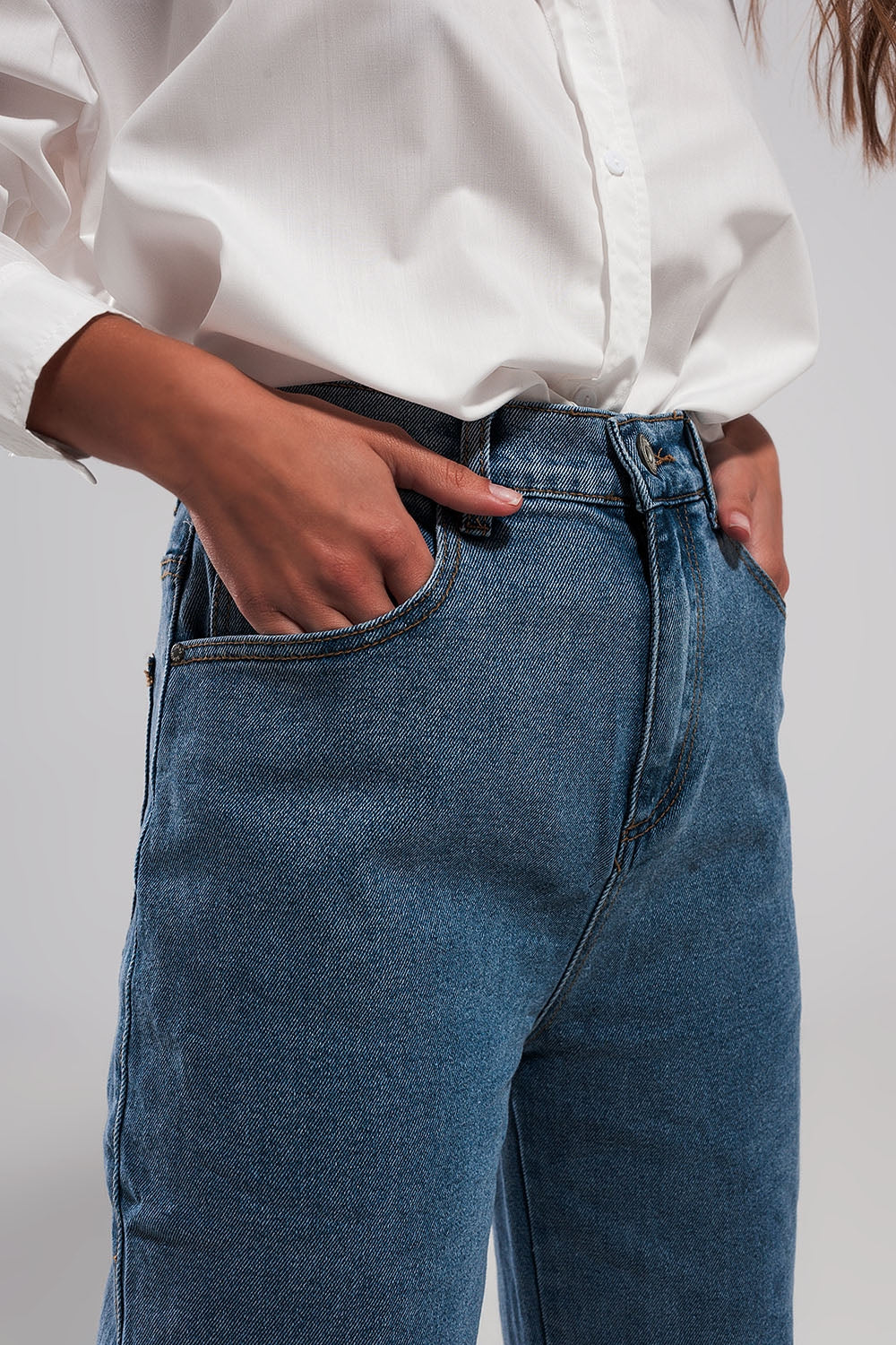 Straight jean in mid blue - Jeans