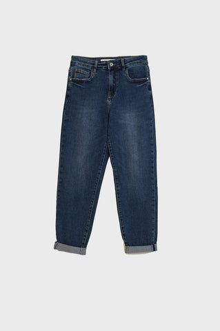 Straight leg jeans in dark blue with folded trouser legs