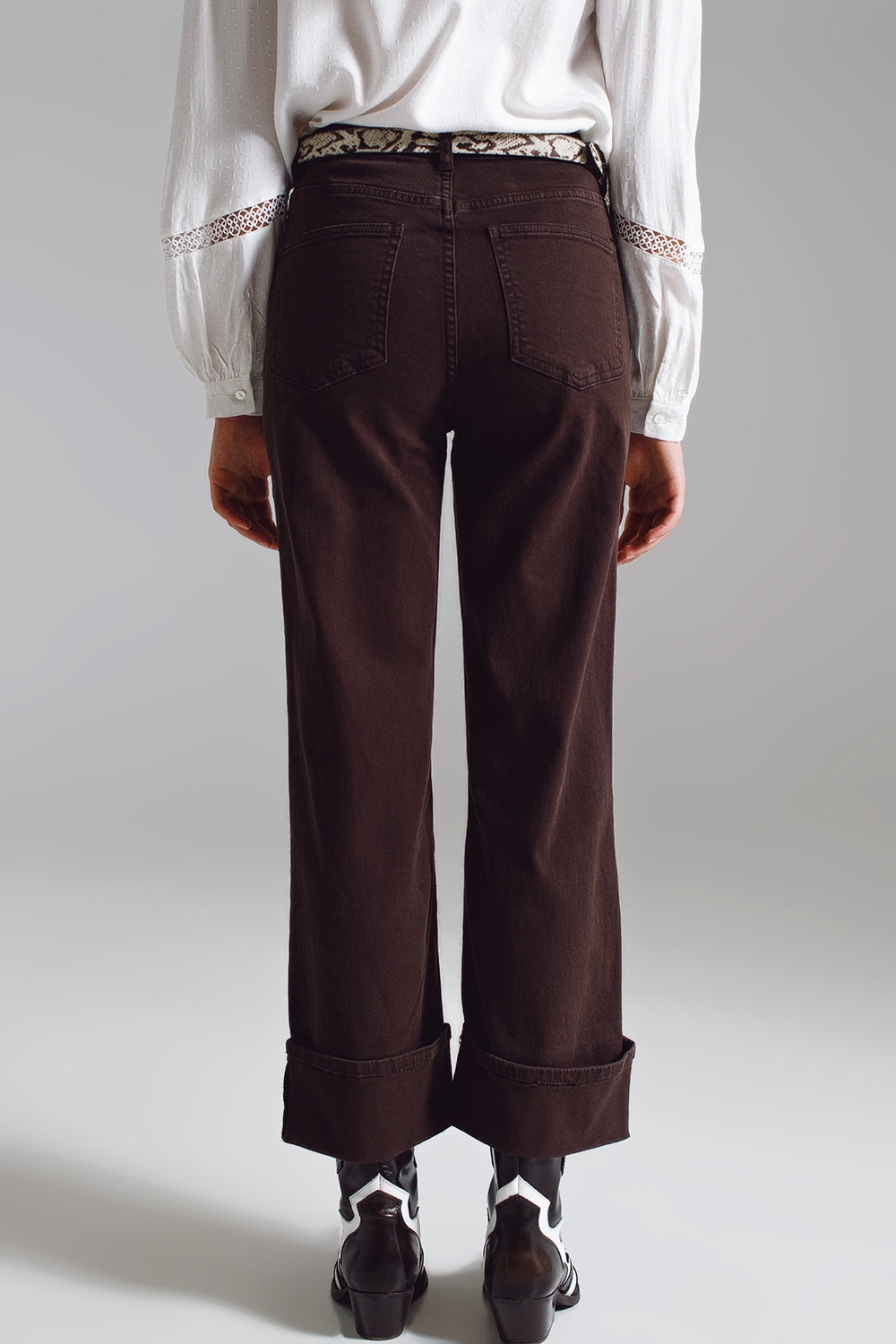 Straight Leg Jeans with Cropped Hem in Brown - Jeans