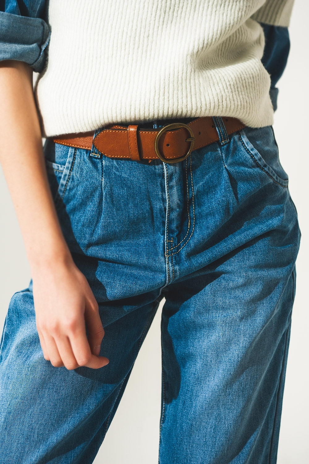 Straight leg jeans with darts at the waist in medium blue Q2 Jeans BoutiqueLua