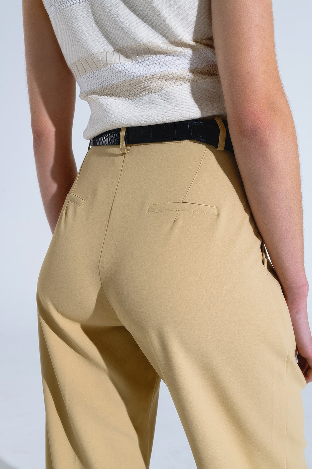 Straight Leg Trousers With Side Pockets and Darts in Beige - Trousers