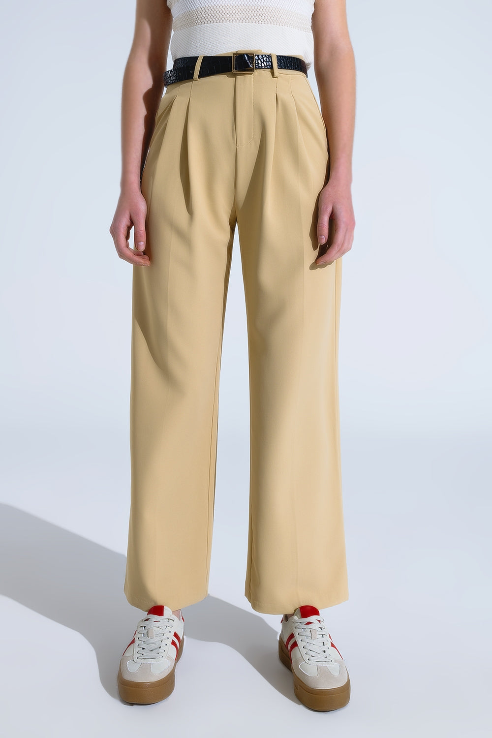 Straight Leg Trousers With Side Pockets and Darts in Beige - Trousers