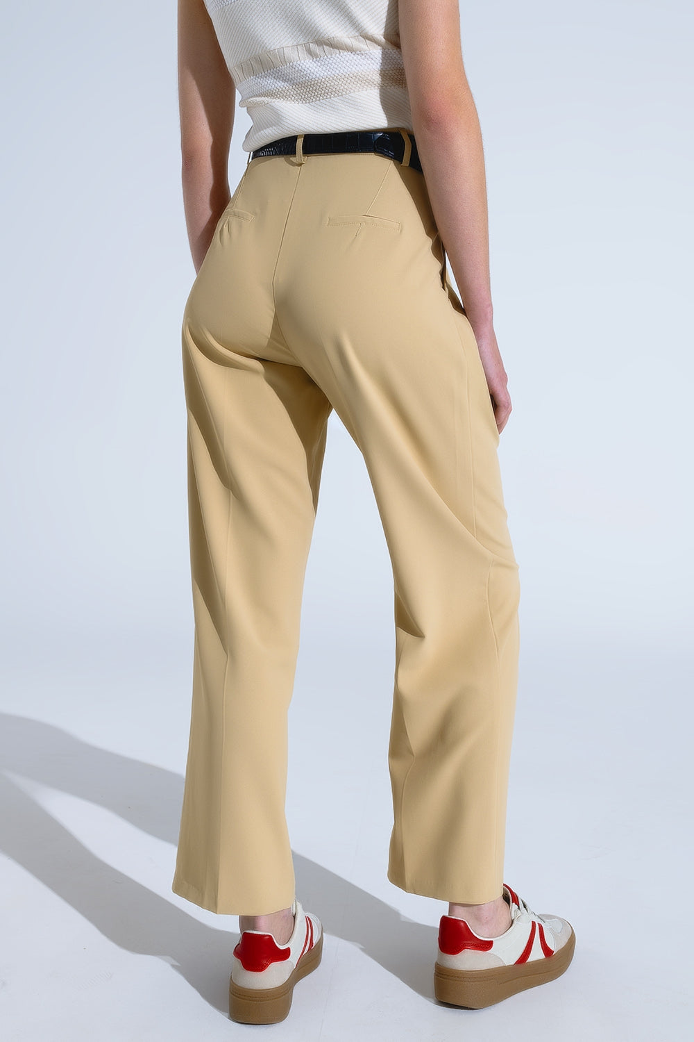 Straight Leg Trousers With Side Pockets and Darts in Beige - Trousers