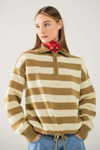 Pull beige rayé avec fermeture zippée